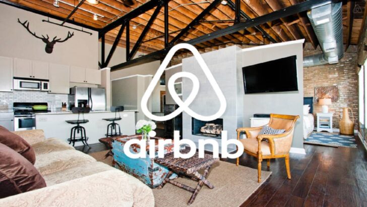 O Airbnb oferece uma seção de "Experiências", que o torna um dos melhores apps para descobrir destinos turísticos